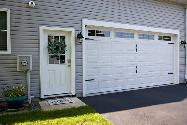 24/7 Emergency Garage Door Panel Replacement experts in Williams, OR